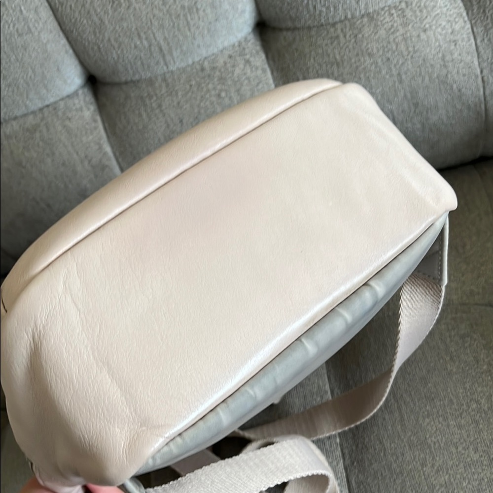 Knomo London Mini Mount Leather 10" Backpack Concrete - Picture 5 of 13